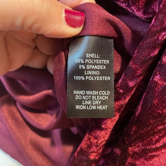 NWT~Sexy~Stunning~Lulus Cold Shoulder Velvet Dress - Picture 12 of 12